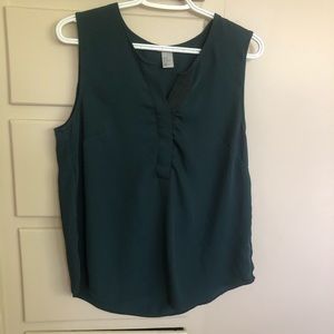 3 for $15✨ Forest Green Sleeveless Blouse
